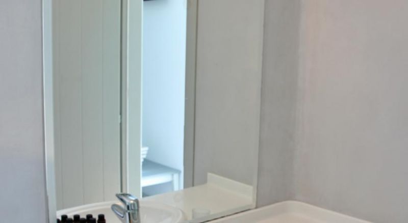Myconian Inn 2*