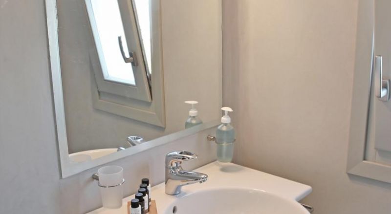 Myconian Inn 2*