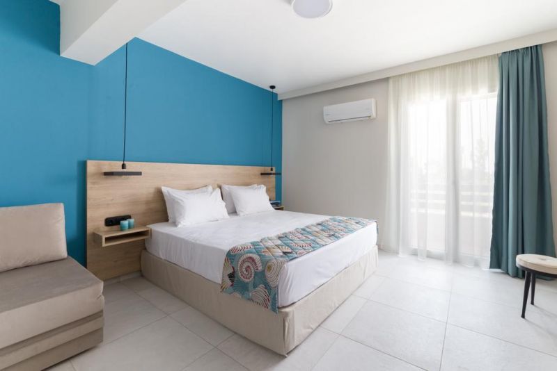 Mythic Summer Hotel 4*