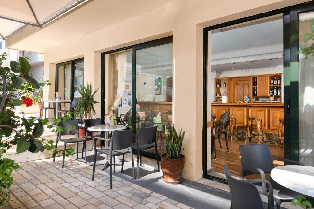 Nafsika Rhodes 2*