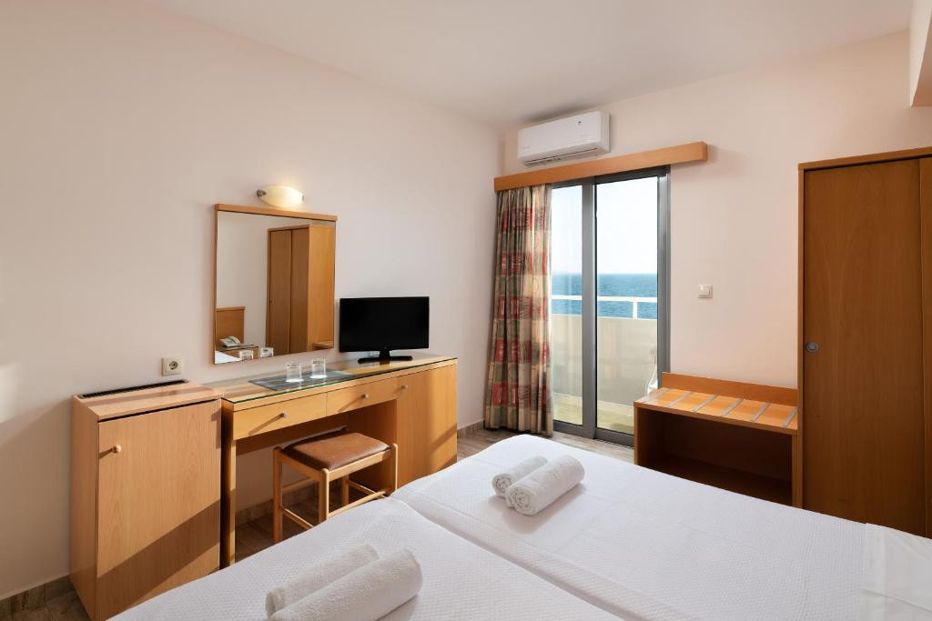 Nafsika Rhodes 2*