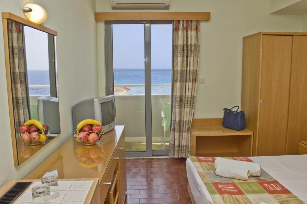 Nafsika Rhodes 2*