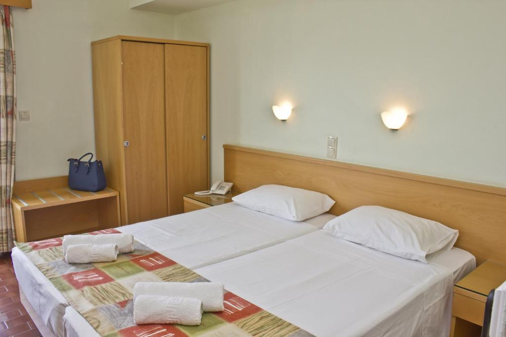 Nafsika Rhodes 2*