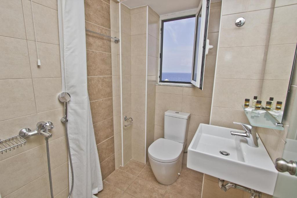 Nafsika Rhodes 2*