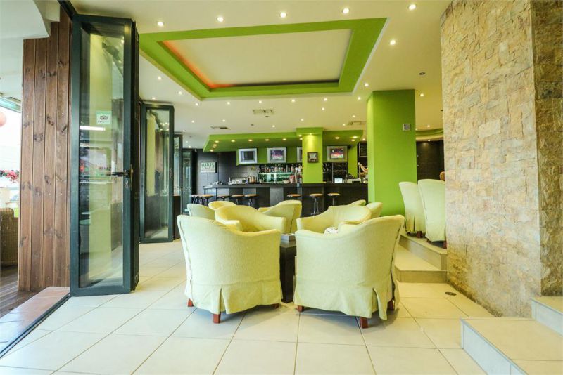 Nikis Hotel 2*