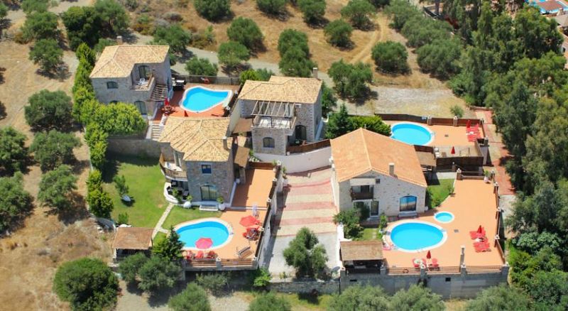 Niriides Villas 3*