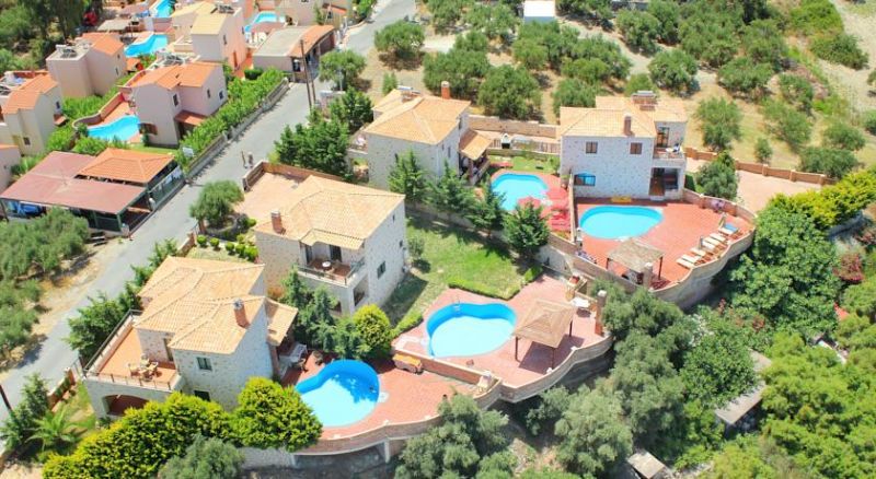 Niriides Villas 3*