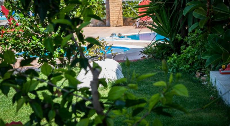Niriides Villas 3*