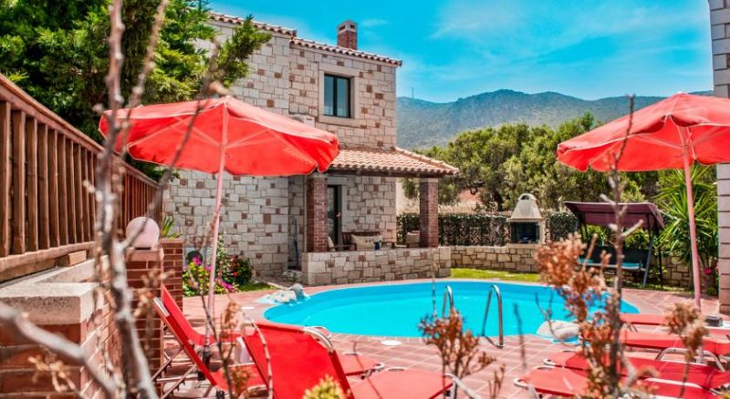 Niriides Villas 3*