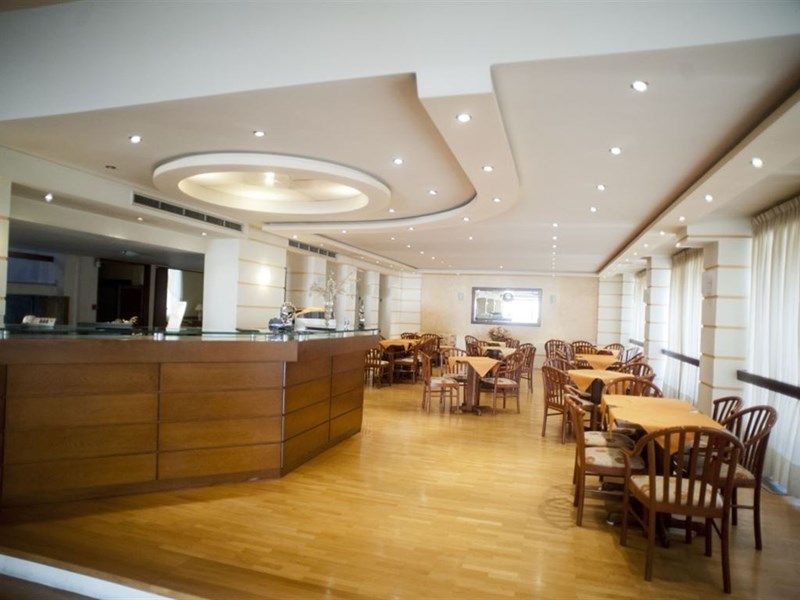 Oceanis 2*