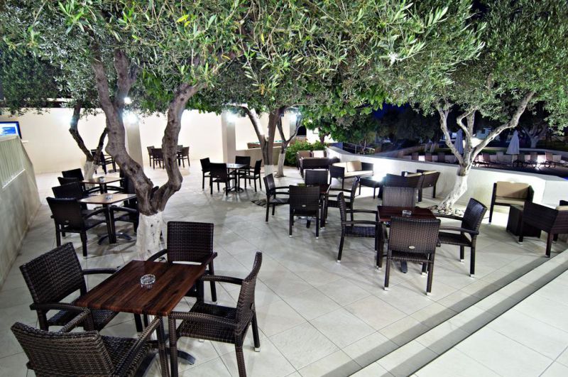 Ourania Apartments 4*
