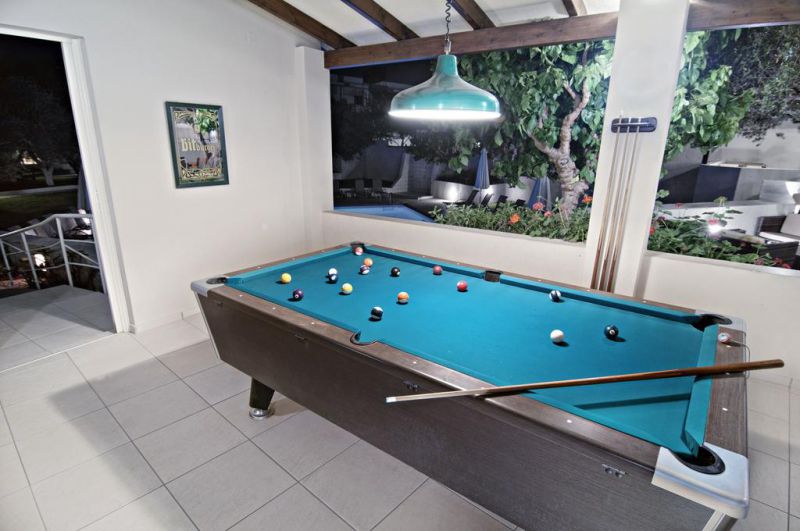 Ourania Apartments 4*