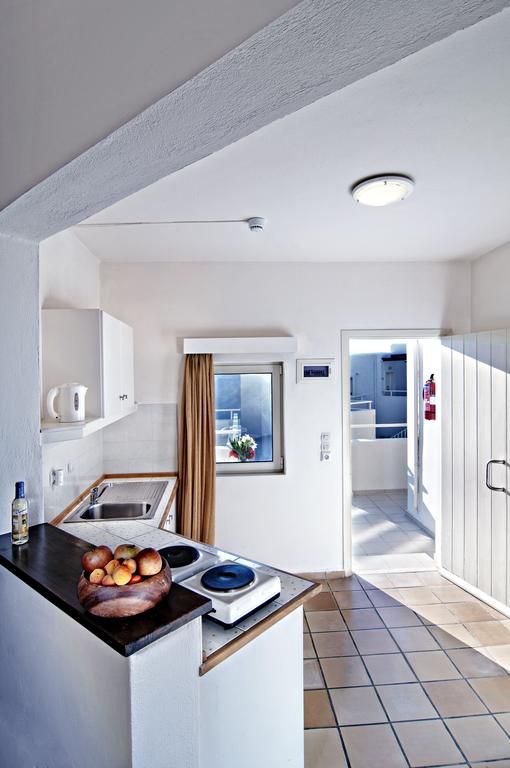 Ourania Apartments 4*