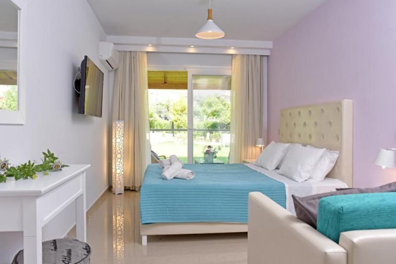 Palapart Gikas Suites & Studios 1*