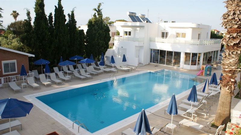 Paleos Apartments 3*