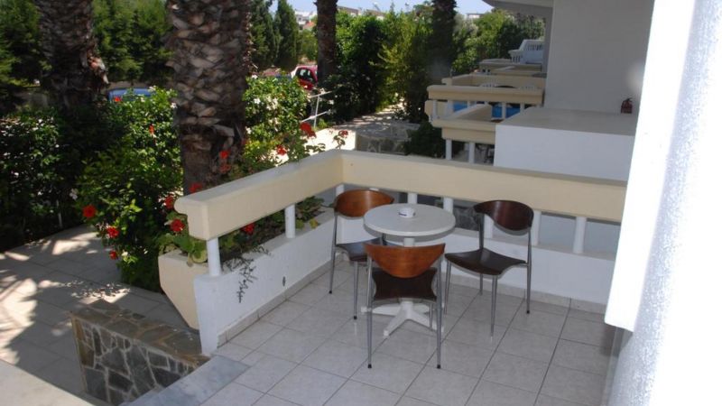 Paleos Apartments 3*
