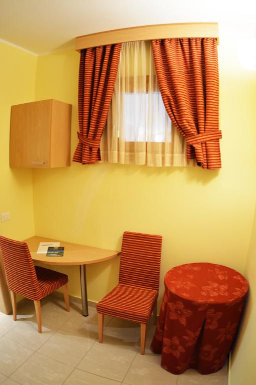 Petros Italos Bed & Breakfast 3*