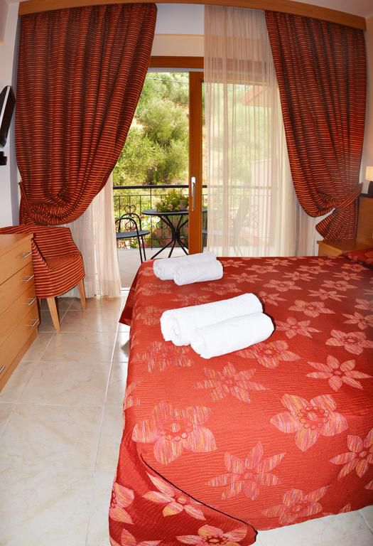 Petros Italos Bed & Breakfast 3*
