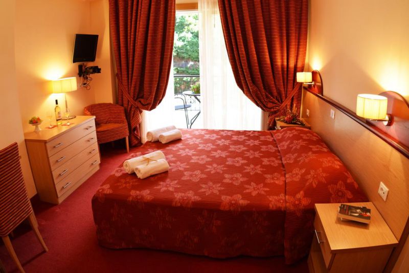 Petros Italos Bed & Breakfast 3*