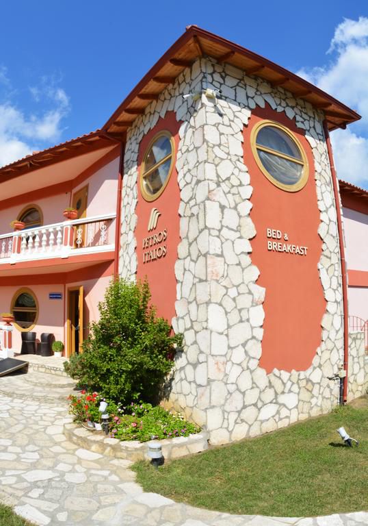 Petros Italos Bed & Breakfast 3*
