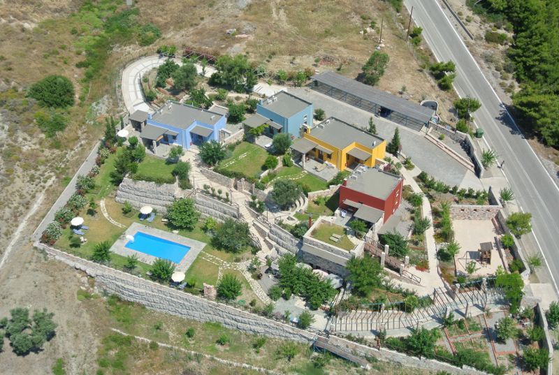 Petroto Villas 3*