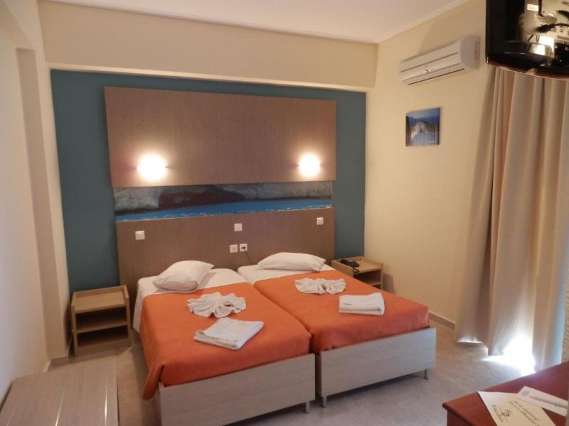 Planos Beach Hotel 3*