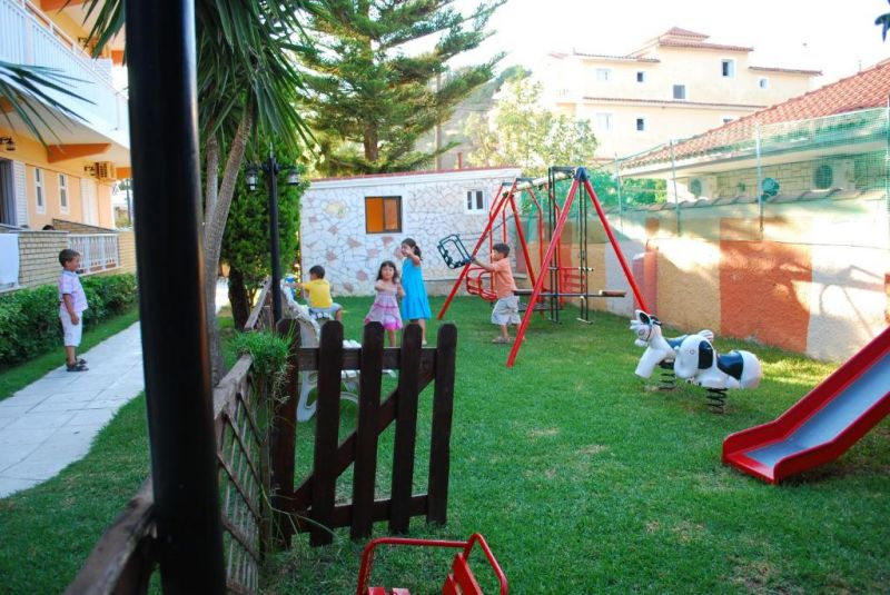 Planos Beach Hotel 3*