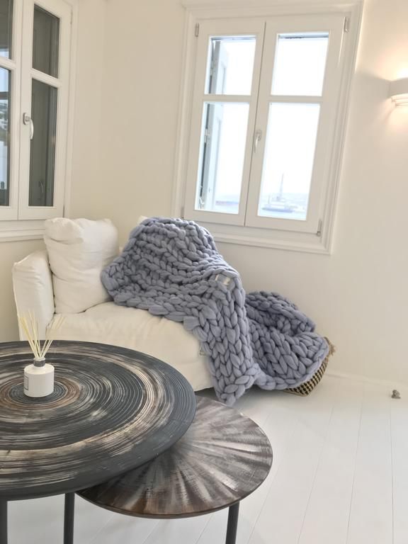 Pnoe Villa 4*