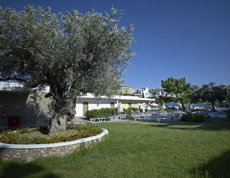 Porto Angeli Beach Resort 4*