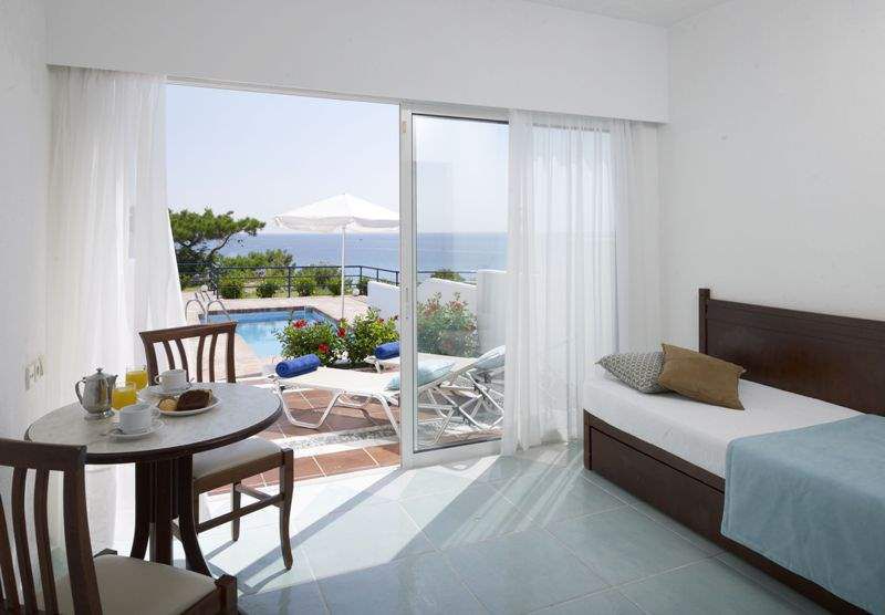 Porto Angeli Beach Resort 4*
