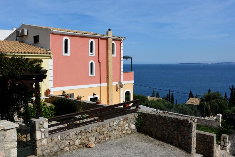 Sarakinos Apartments 3*