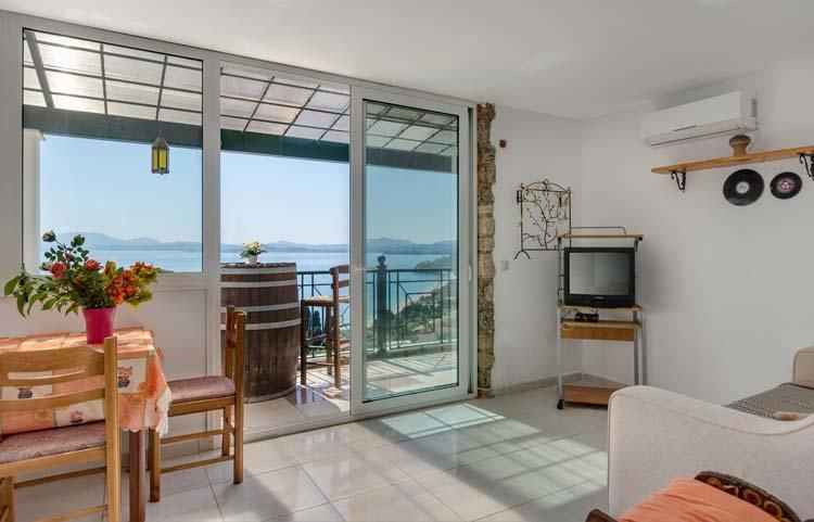 Sarakinos Apartments 3*