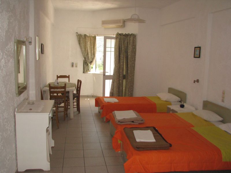 Sarlot Studios 3*