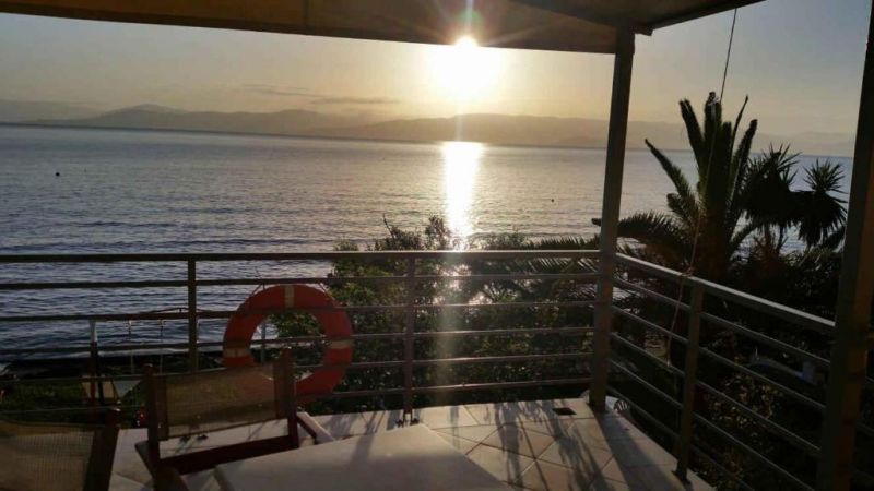 Seafront Apt 2*