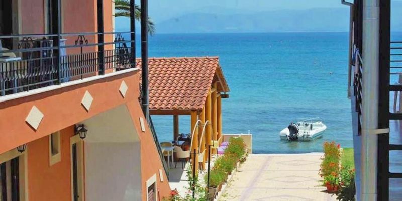 Seafront Apt 2*