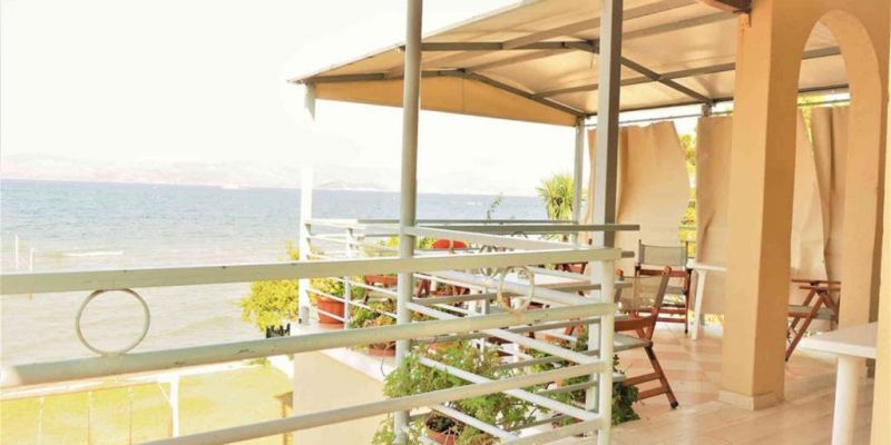 Seafront Apt 2*
