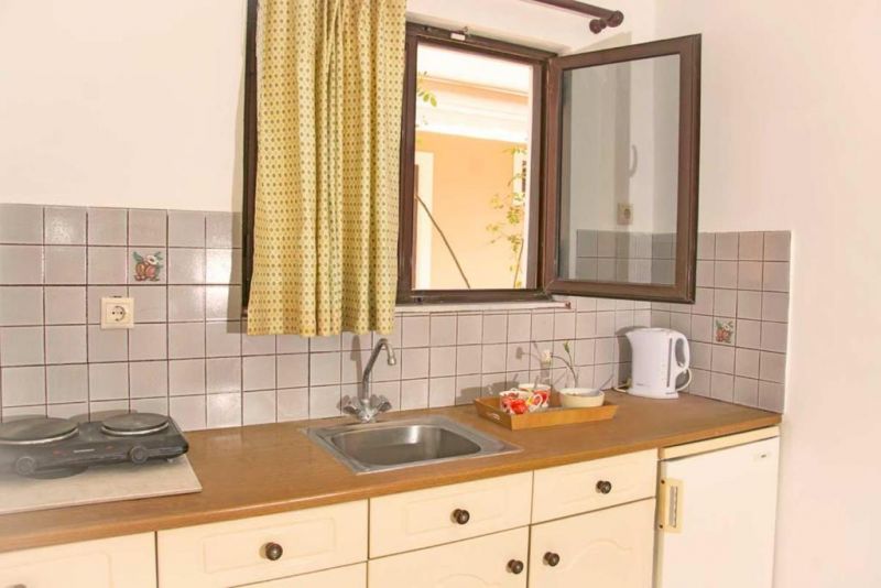 Seafront Apt 2*