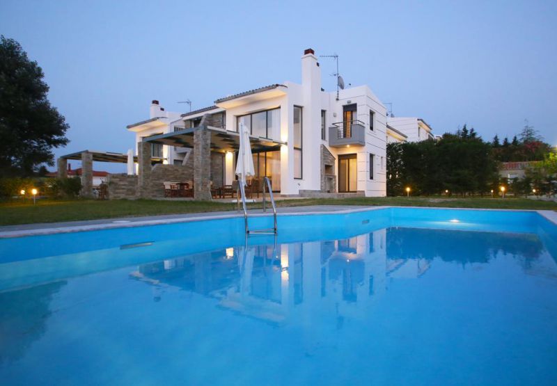Sunny Sani Luxury Villas 5*