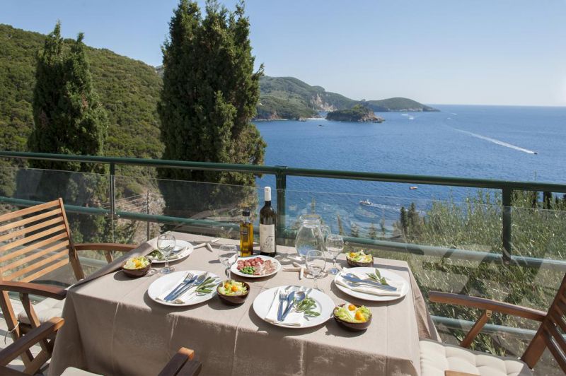 Thalia Villa 3*