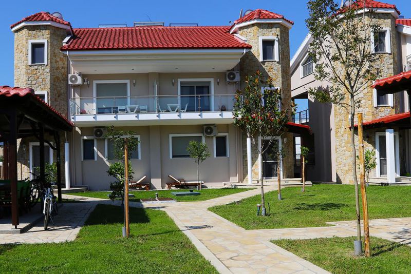 Toroni Luxury Villas 5*
