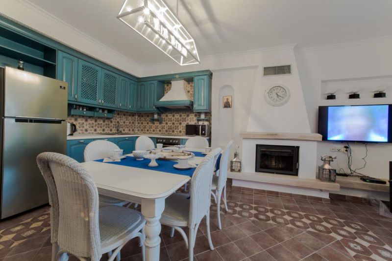 Toroni Luxury Villas 5*