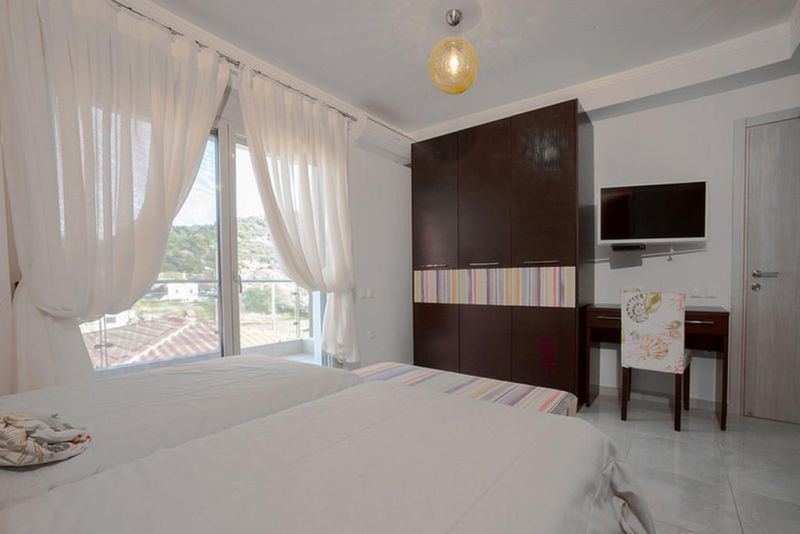 Toroni Luxury Villas 5*
