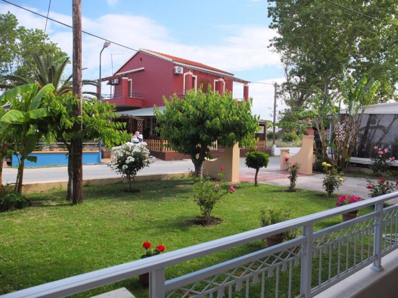 Toulas Apartments 3*