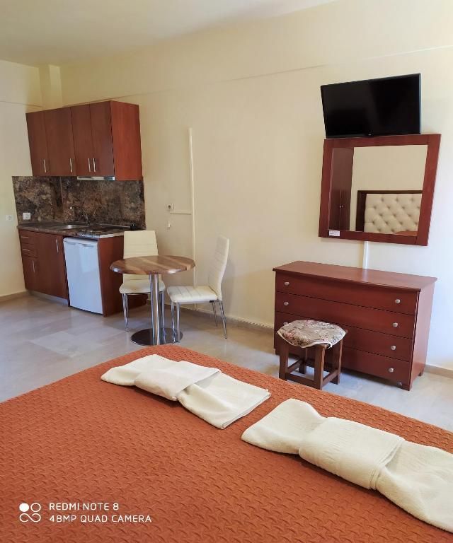 Toulas Apartments 3*