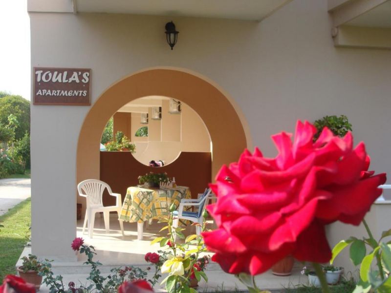 Toulas Apartments 3*