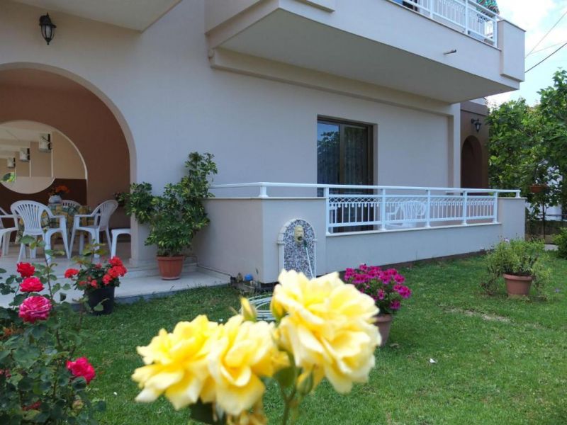 Toulas Apartments 3*