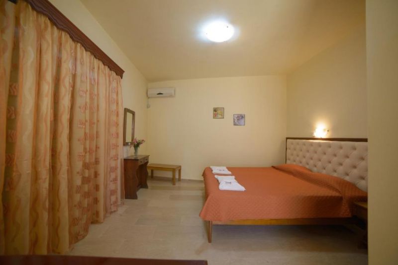 Toulas Apartments 3*