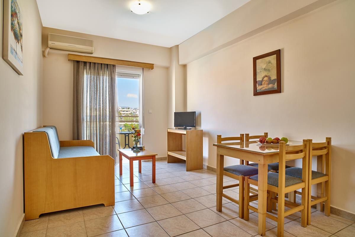 Veronica Hotel & Suites 3*