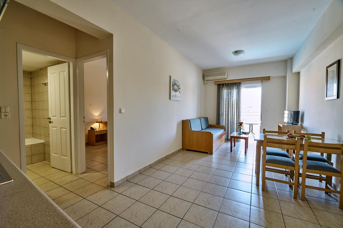 Veronica Hotel & Suites 3*