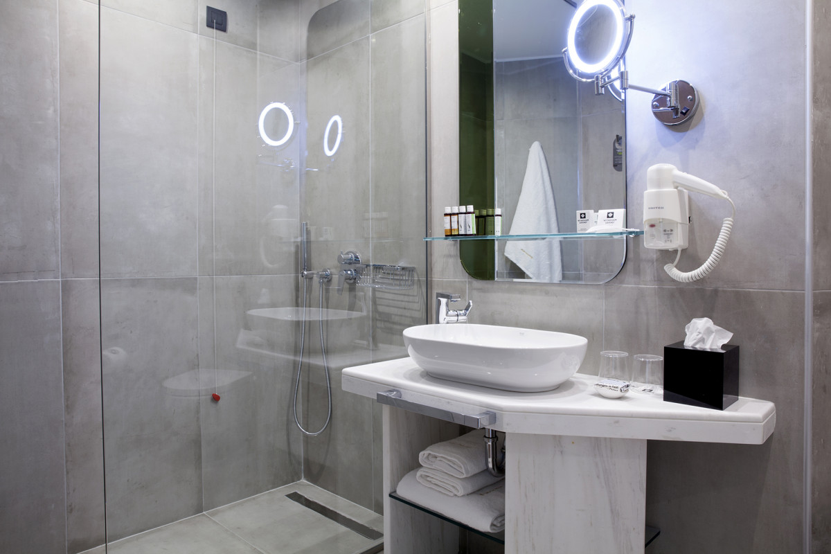 Wyndham Athens Residence 5*